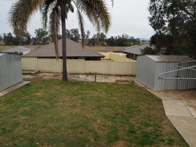 21 Glengarvin Drive, Tamworth NSW 2340