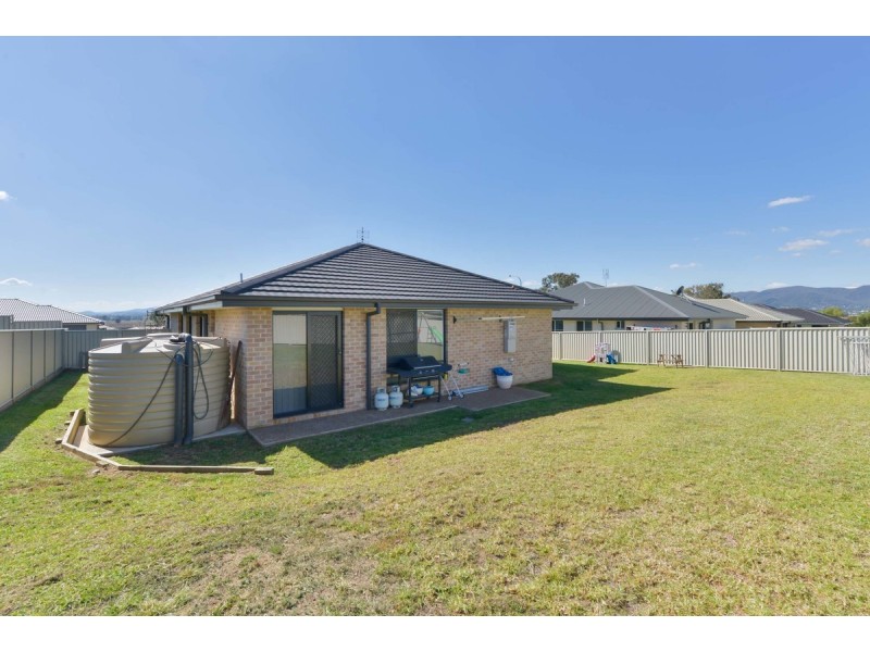 26 Drakeford Street, Tamworth NSW 2340