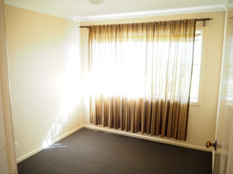 37 Kyooma Street, Tamworth NSW 2340