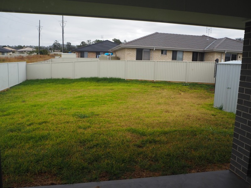 23A/23B Tulipwood Crescent, Tamworth NSW 2340