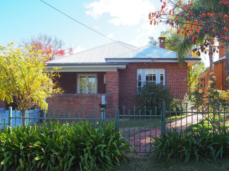 50 Roderick Street, Tamworth NSW 2340