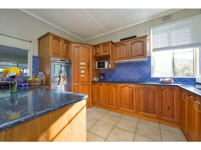 2 Laurel Street, Kootingal NSW 2352