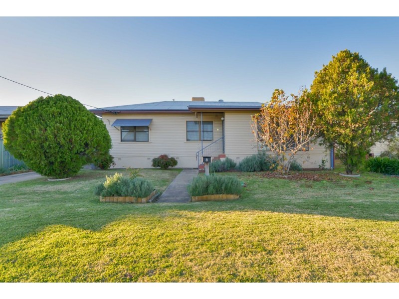 8 Patterson Street, Tamworth NSW 2340