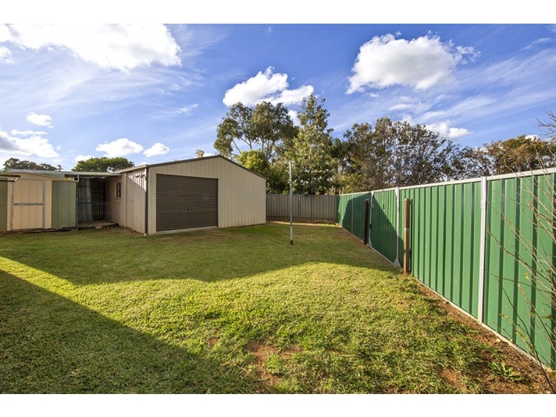 11 Lawson Place, Tamworth NSW 2340