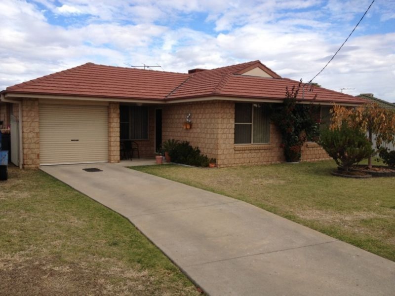42 Southview Street, West Tamworth NSW 2340