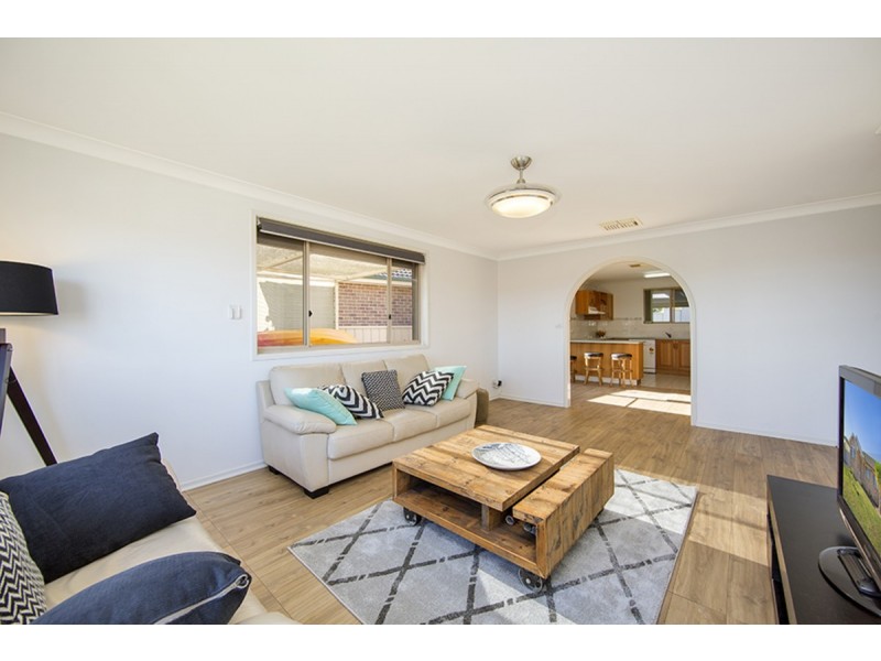 82 Glengarvin Drive, Tamworth NSW 2340