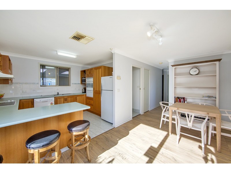 82 Glengarvin Drive, Tamworth NSW 2340