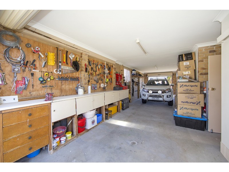 82 Glengarvin Drive, Tamworth NSW 2340