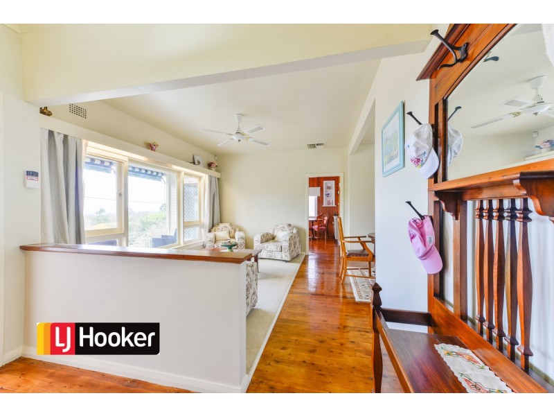 8 Burnside Avenue, Tamworth NSW 2340