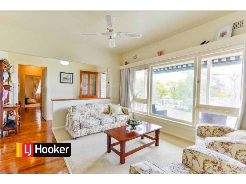 8 Burnside Avenue, Tamworth NSW 2340