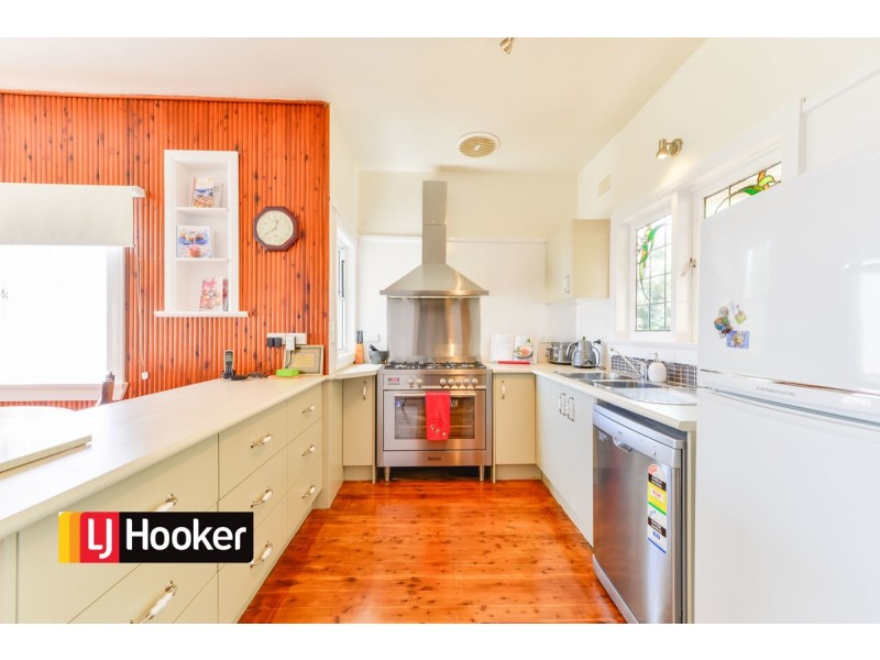 8 Burnside Avenue, Tamworth NSW 2340