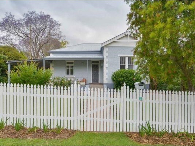 81 Roderick Street, Tamworth NSW 2340