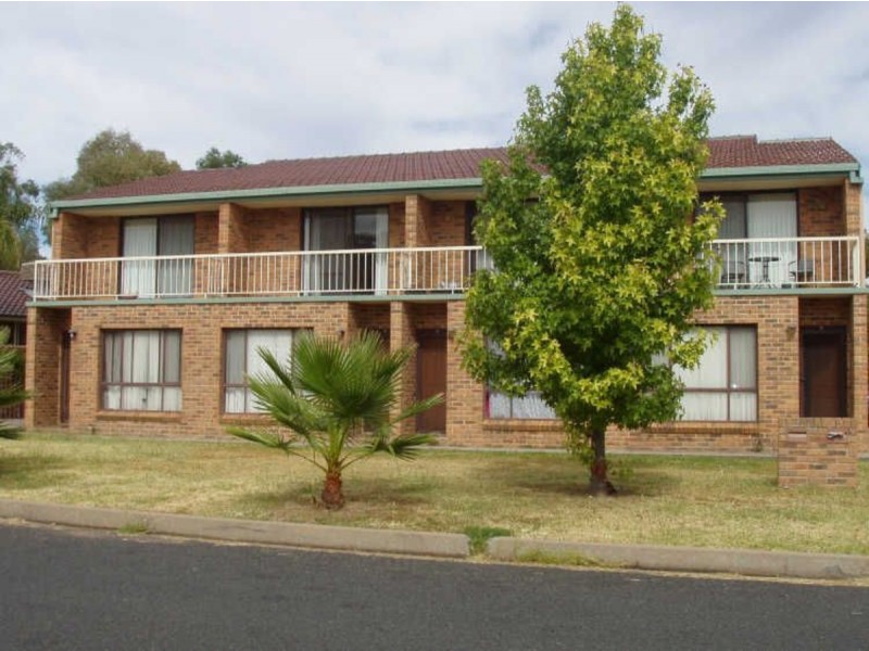 3/12 Illoura Street, Tamworth NSW 2340