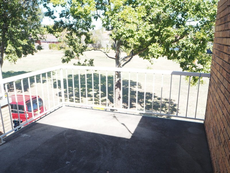 3/12 Illoura Street, Tamworth NSW 2340