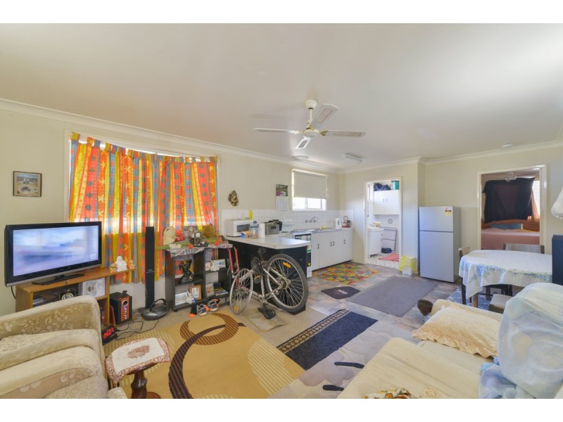 1-4/3 Edinburgh Aveue, Tamworth NSW 2340