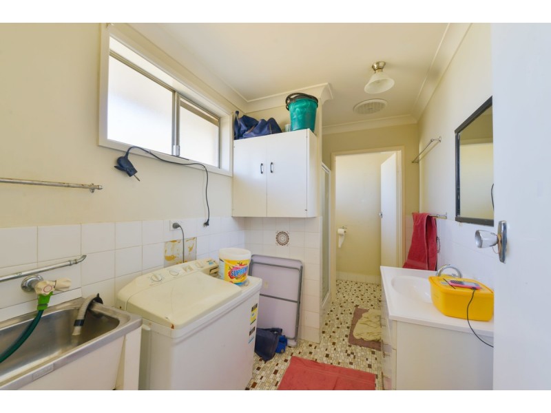 1-4/3 Edinburgh Aveue, Tamworth NSW 2340