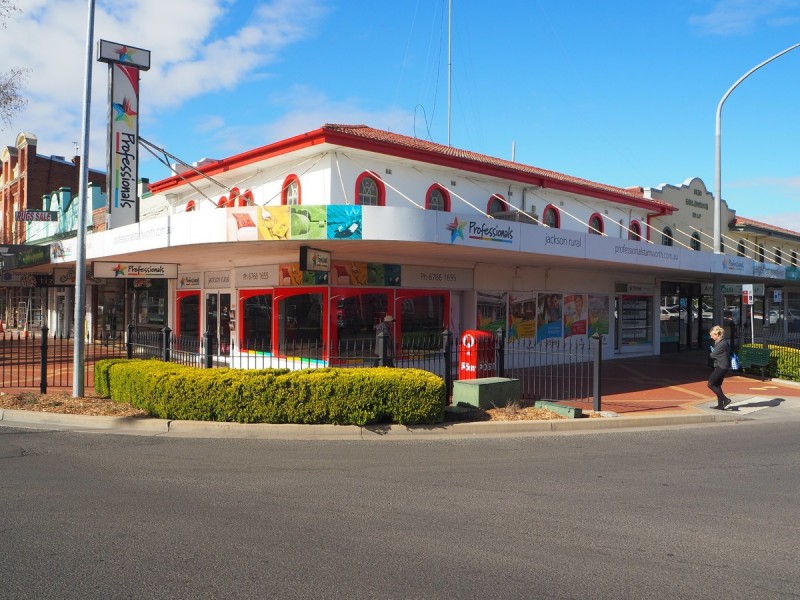 1,2,3&4/239 Peel Street, Tamworth NSW 2340
