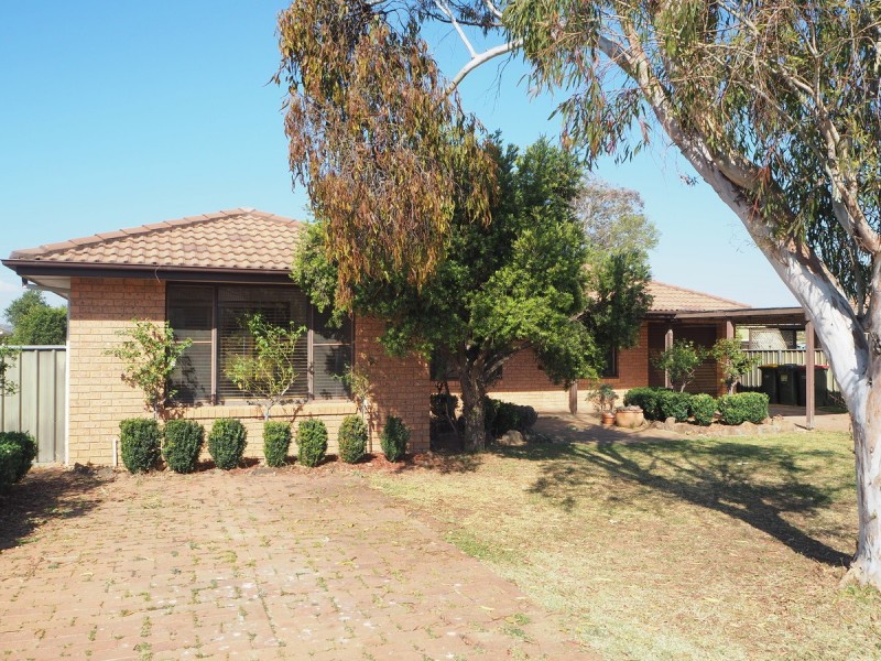 20 Mullumbimby Close, Tamworth NSW 2340