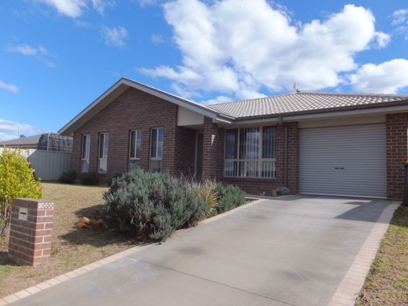 3 Tasman Place, Tamworth NSW 2340