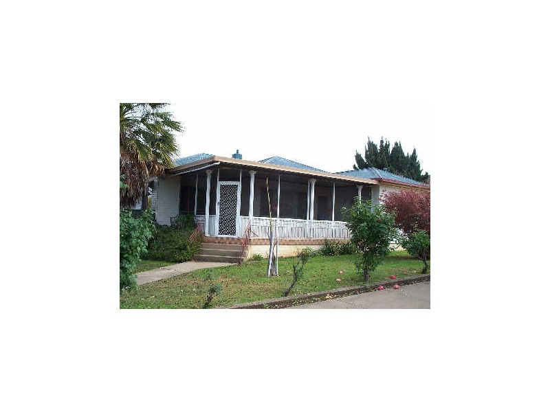 20 Dean Street, Tamworth NSW 2340