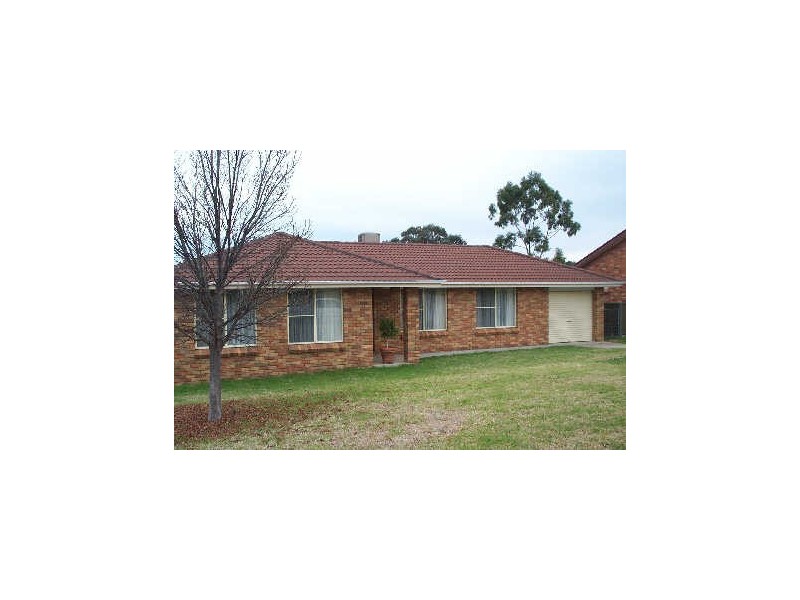 19 Valley Drive, East Tamworth NSW 2340