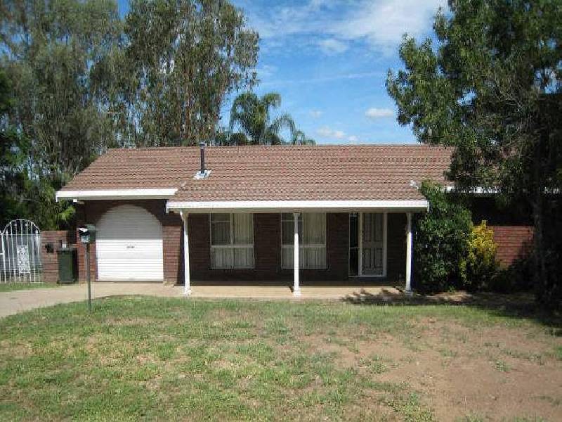 15 Brolga Way, Tamworth NSW 2340