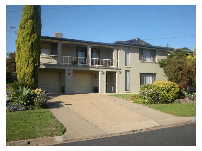 14 Amaroo Road, Tamworth NSW 2340