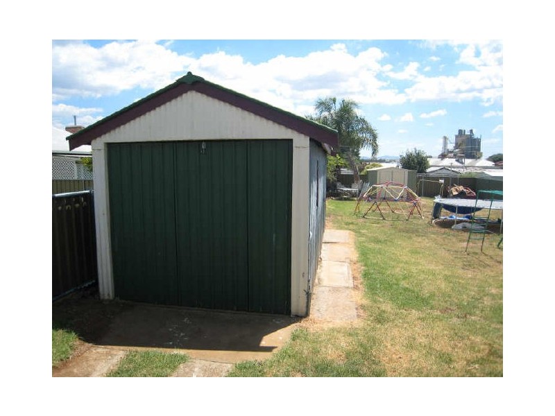 47 Crown Street, Tamworth NSW 2340