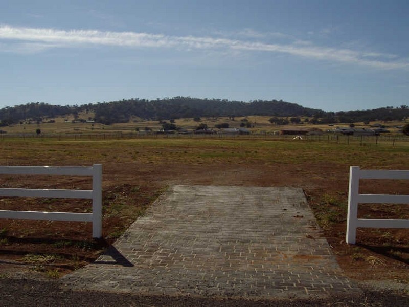 12 Sequoia Drive, Tamworth NSW 2340