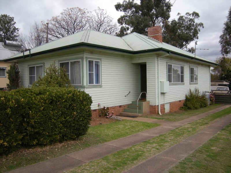 21 Parry Street, Tamworth NSW 2340
