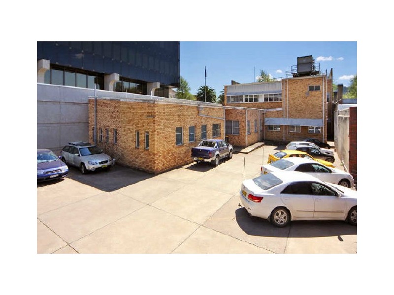 445 Peel Street, Tamworth NSW 2340