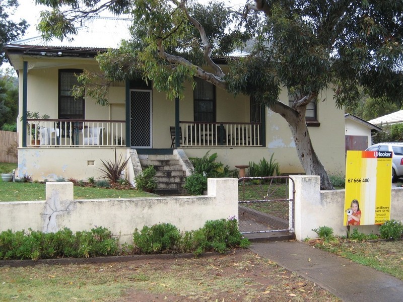 98 Napier Street, Tamworth NSW 2340