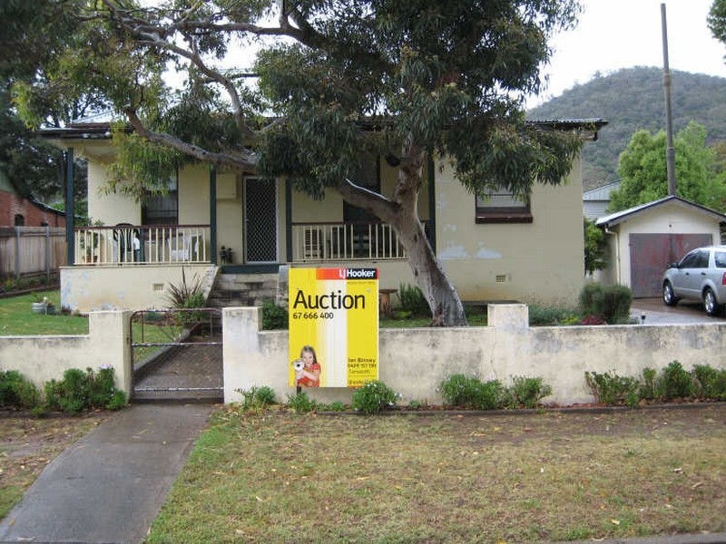 98 Napier Street, Tamworth NSW 2340