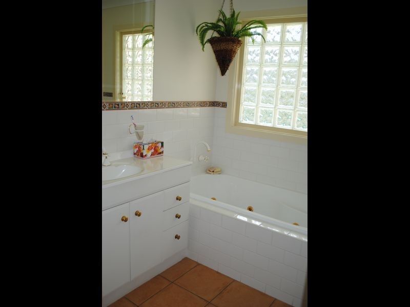 12 Yarral Avenue, Tamworth NSW 2340