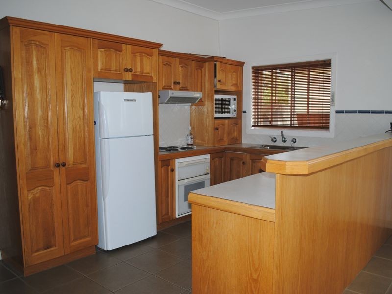 8 Raglan Street, Tamworth NSW 2340
