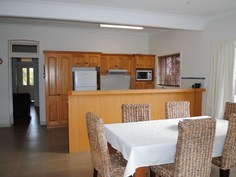 8 Raglan Street, Tamworth NSW 2340