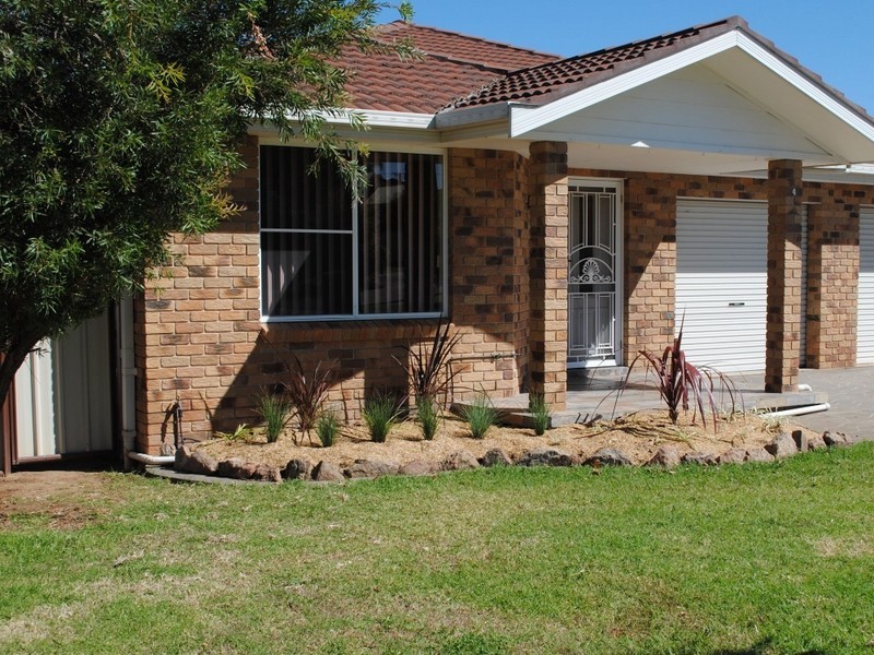 4/14 Cowper Close, Tamworth NSW 2340