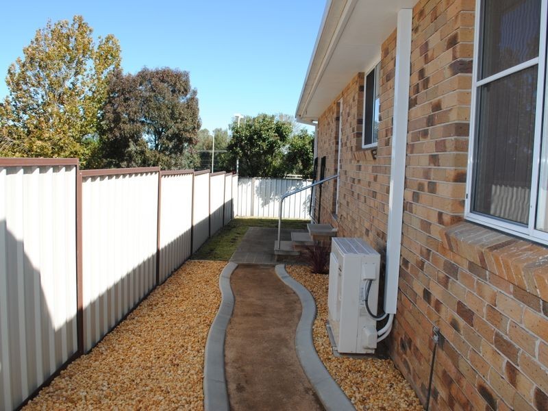 4/14 Cowper Close, Tamworth NSW 2340