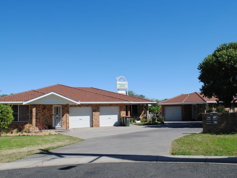 4/14 Cowper Close, Tamworth NSW 2340