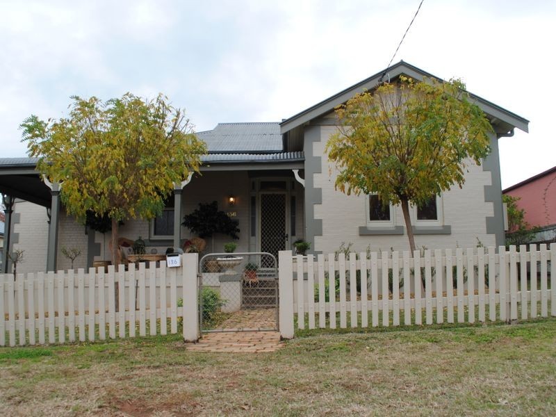 136 North Street, Tamworth NSW 2340