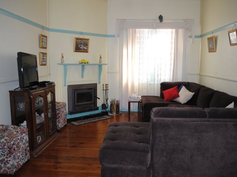 132 Denison Street, Tamworth NSW 2340