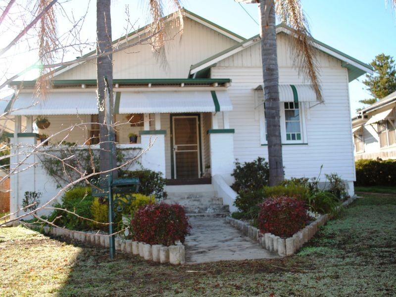 132 Denison Street, Tamworth NSW 2340