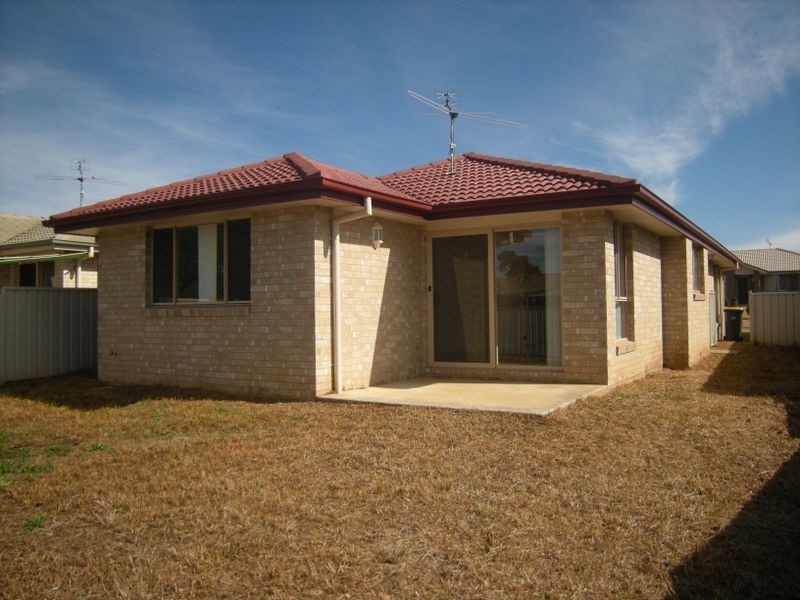 4 Tasman Place, Tamworth NSW 2340