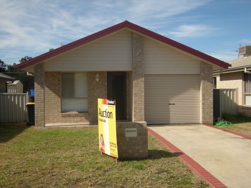 4 Tasman Place, Tamworth NSW 2340