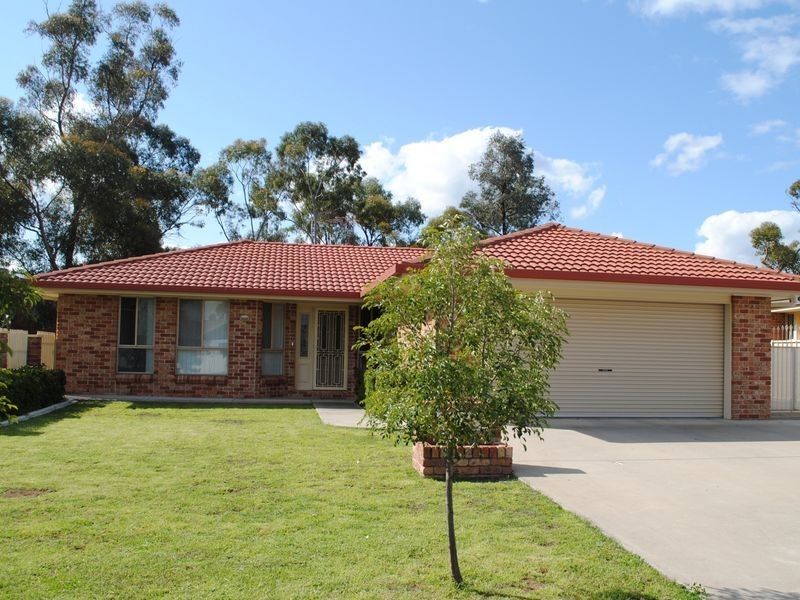 33 Janelle Street, Tamworth NSW 2340