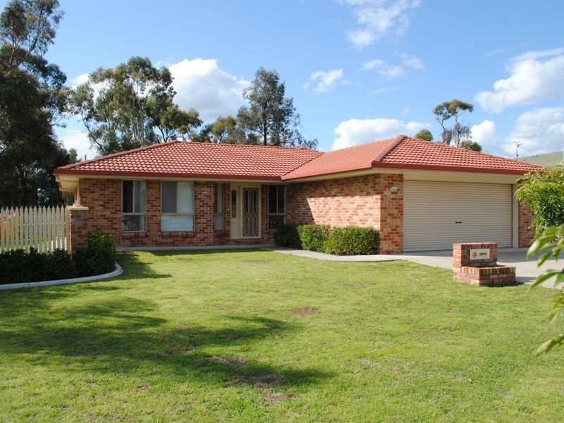 33 Janelle Street, Tamworth NSW 2340