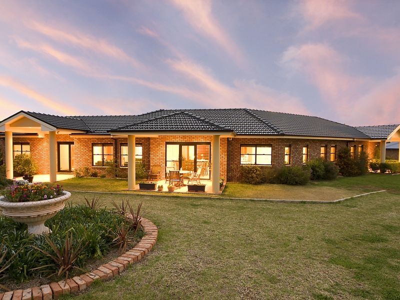 3 Barrington Drive, Tamworth NSW 2340