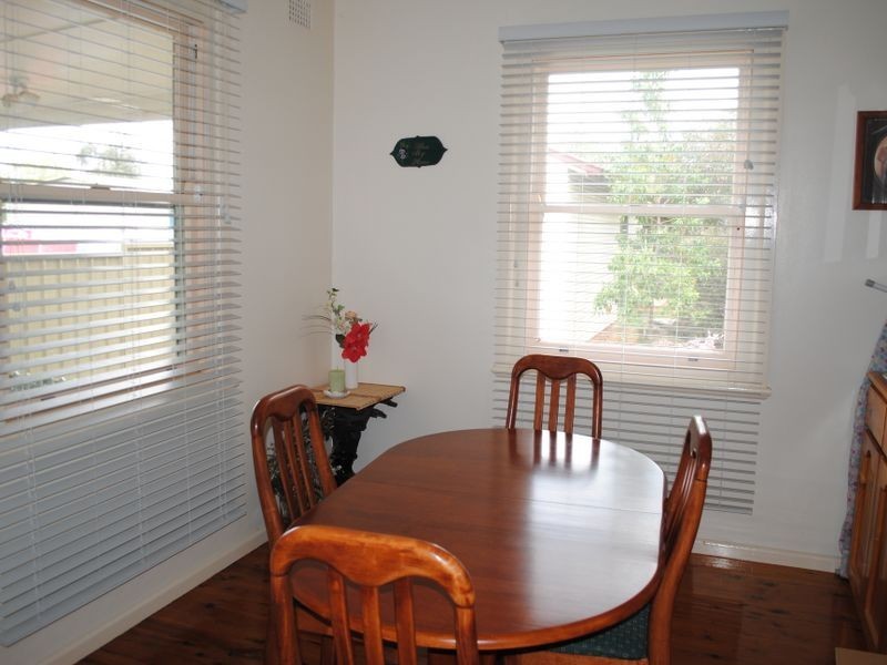 30 Oak Street, Tamworth NSW 2340