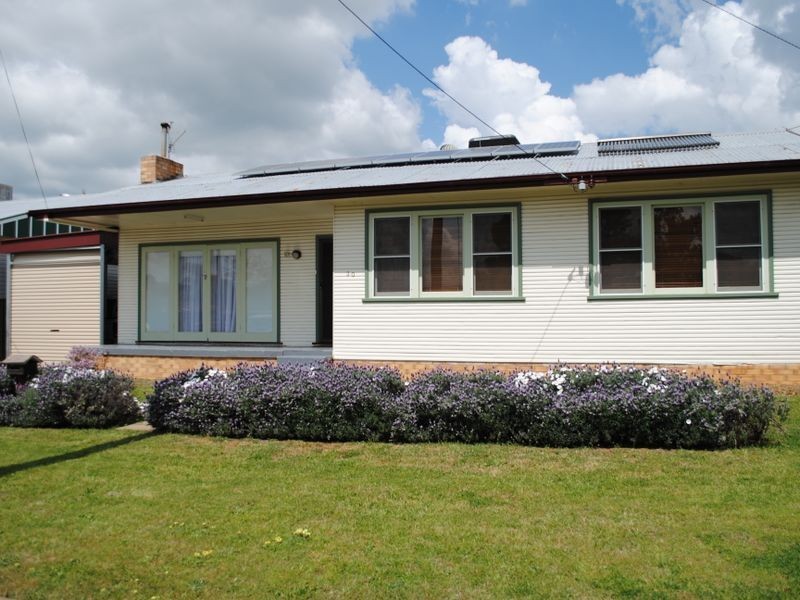 30 Oak Street, Tamworth NSW 2340