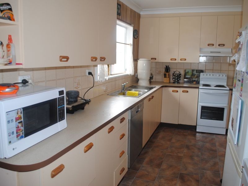 85 Robert Street, Tamworth NSW 2340